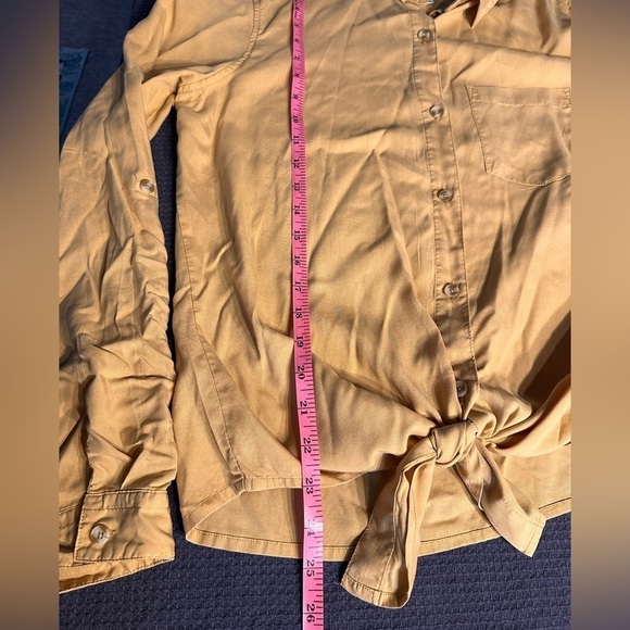 🎉Thread & Supply Button Down Shirt Long Sleeve Front Tie Option Size Medium - Picture 7 of 9